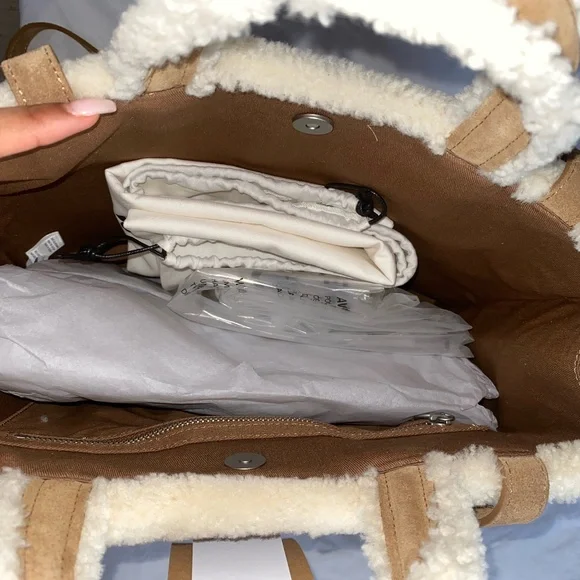 Telfar x Ugg Medium Shopper - Picture 3 of 6